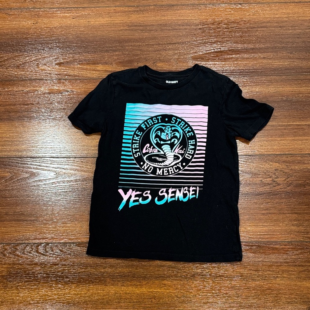 Old Navy Black Tee with Graphic Design
